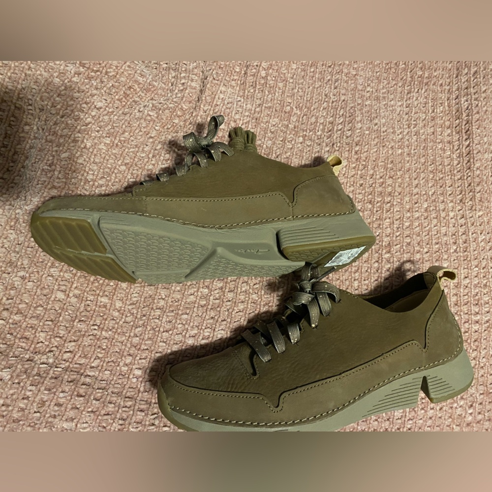 Clarks Olive Green Women’s Sneakers - Picture 2 of 10